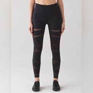 Lululemon Wander Under Mesh Tech Size 4!